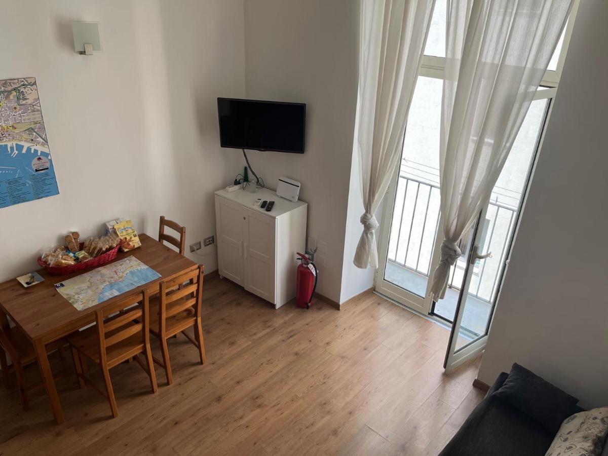 Ale & Tizy House Bed & Breakfast Napoli Ngoại thất bức ảnh